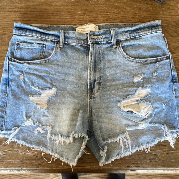 Abercrombie & Fitch - Boyfriend Short 29 - Picture 2 of 3